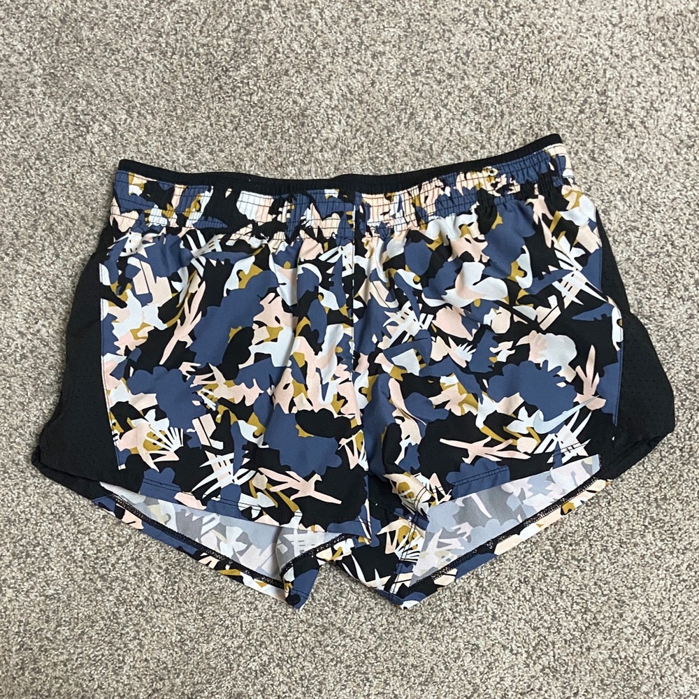 Nike Women’s running shorts size small